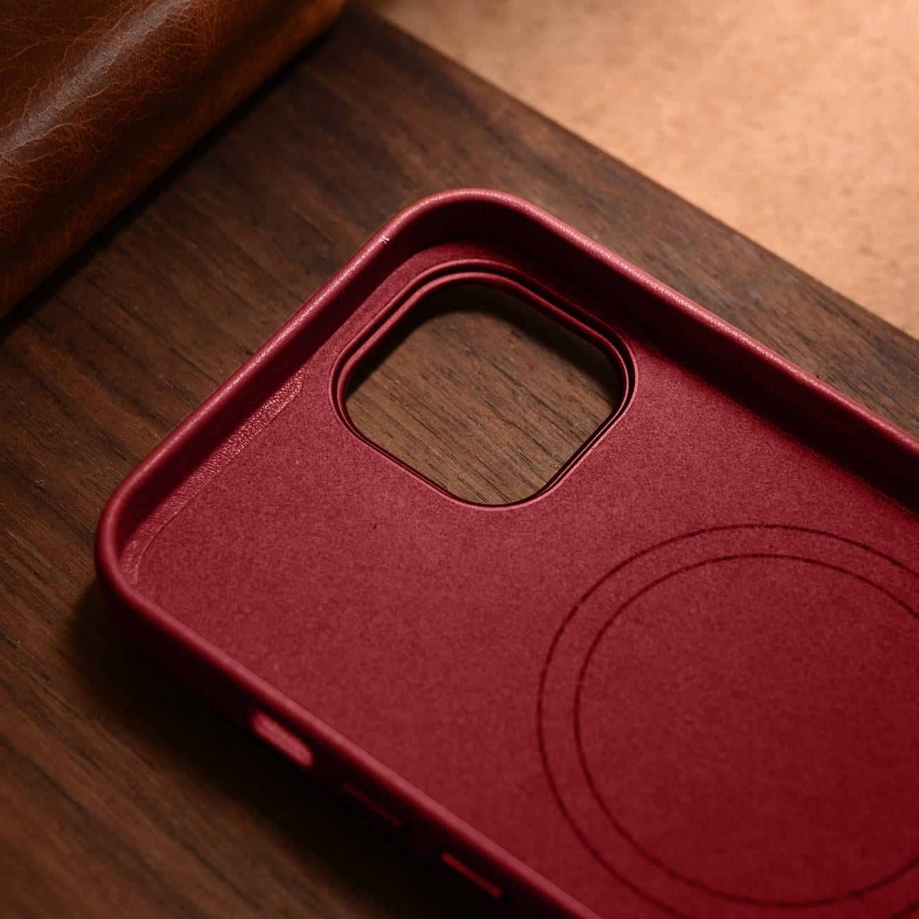 iCarer Case Nahkakotelo suojus luonnollisesta nahasta iPhone 14 Plus punainen (yhteensopiva MagSafe)