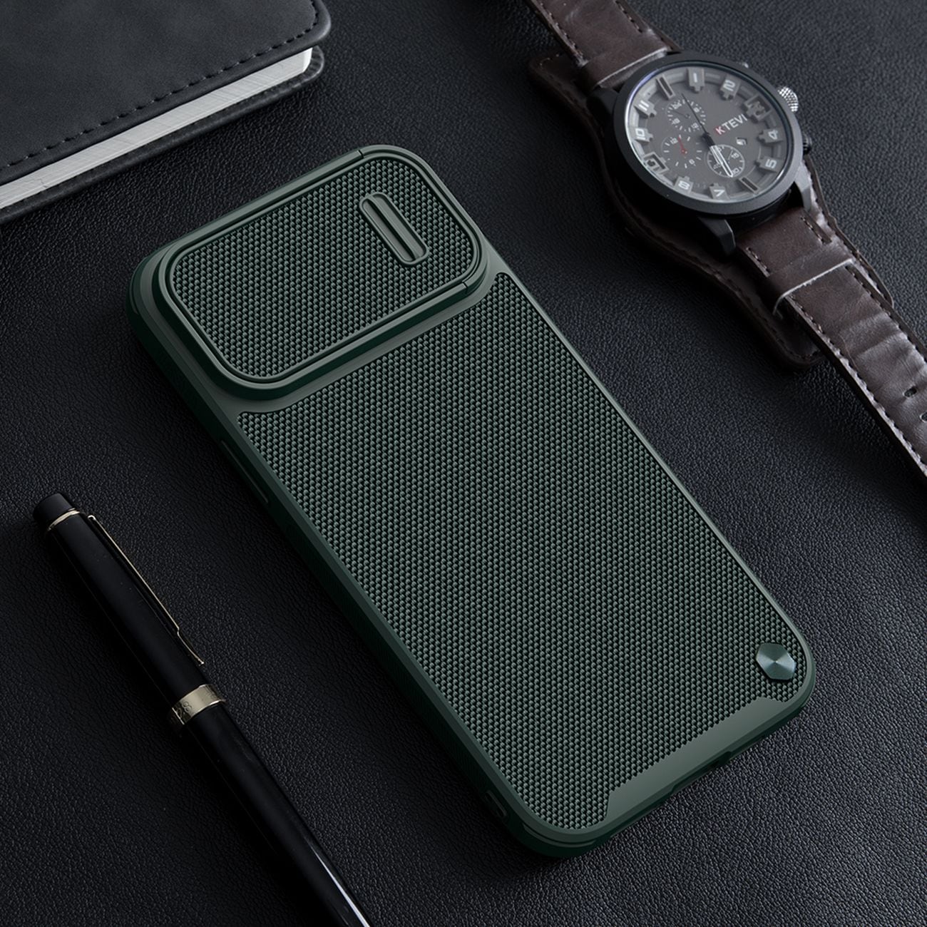 Nillkin Textured S Case iPhone 14 Plus panssaroitu suojus, jossa on kamerasuoja, musta