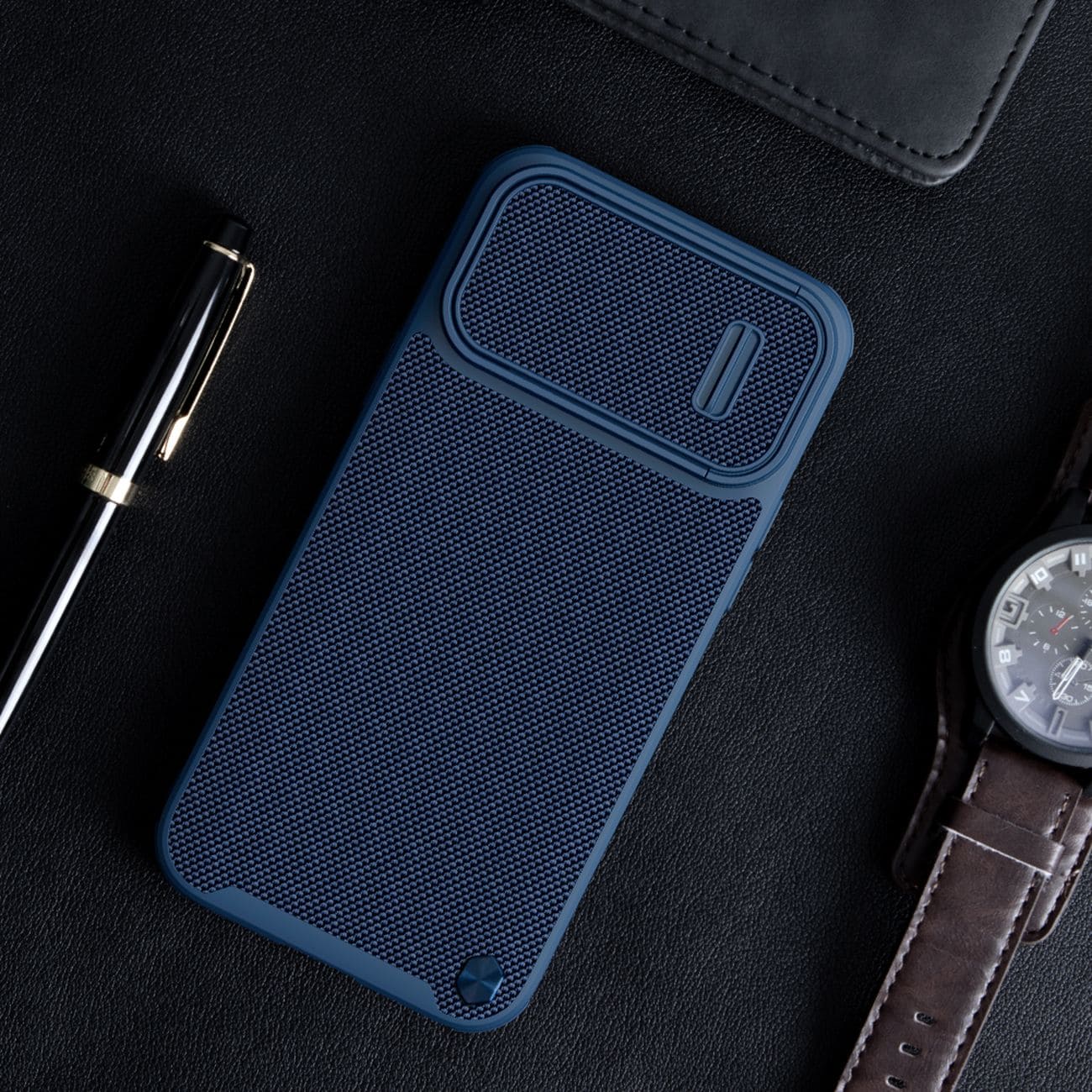 Nillkin Textured S Case iPhone 14 Plus panssaroitu suojus, jossa on kameran suojus vihreä