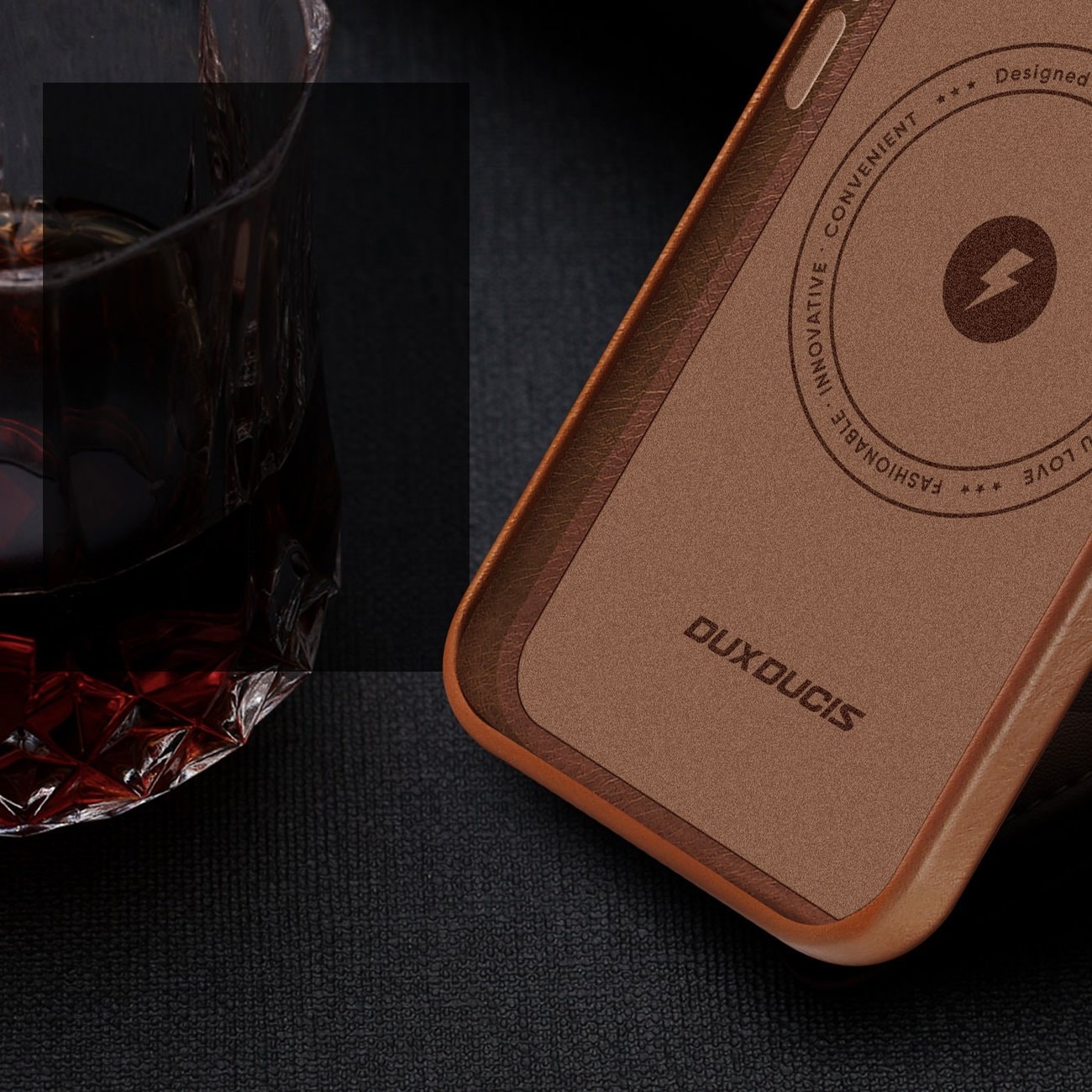 Dux Ducis Napoli iPhone 14 Plus magneettinen nahkakotelo MagSafe ruskea