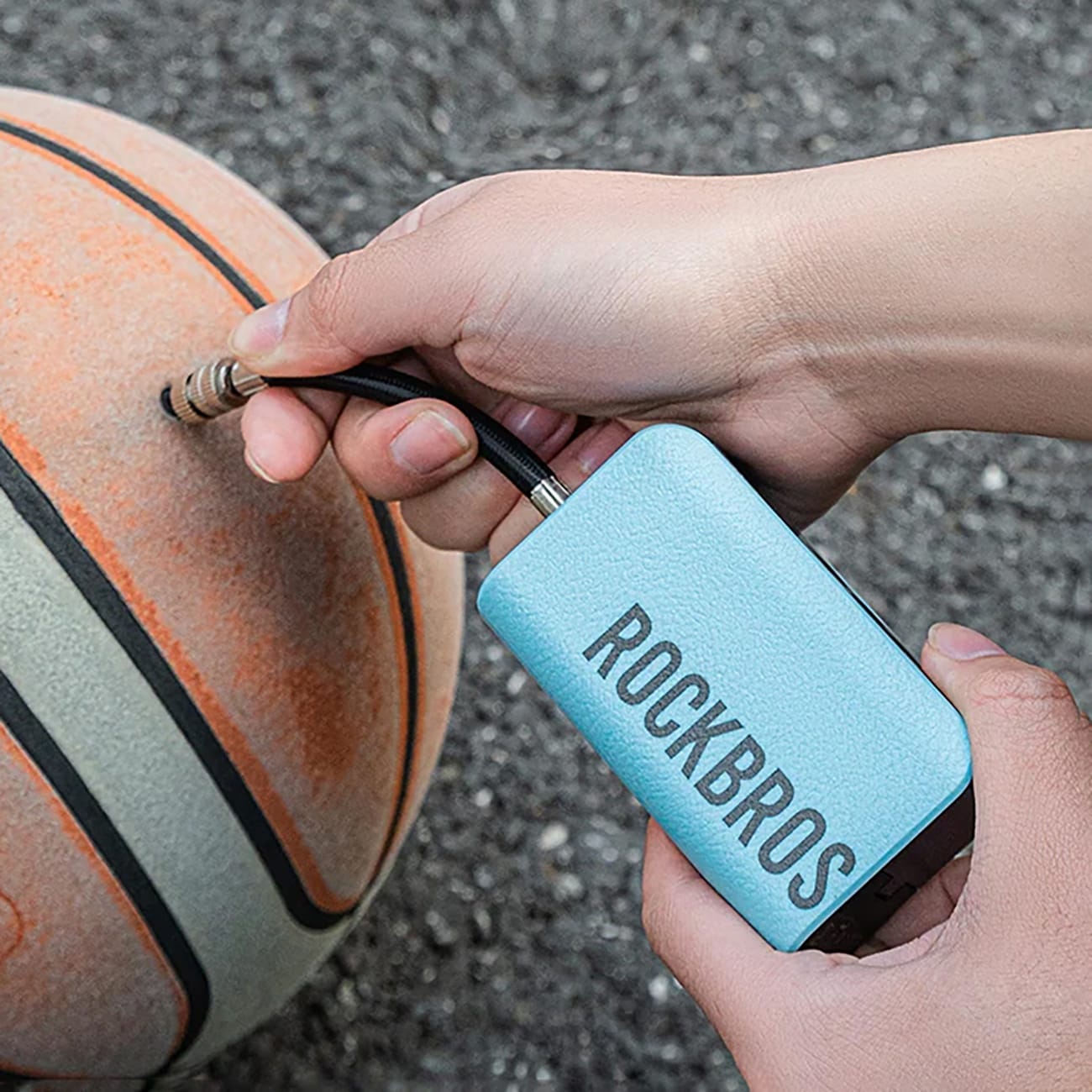 Rockbros Sähköinen pumppukompressori digitaalisella näytöllä palloille - sininen