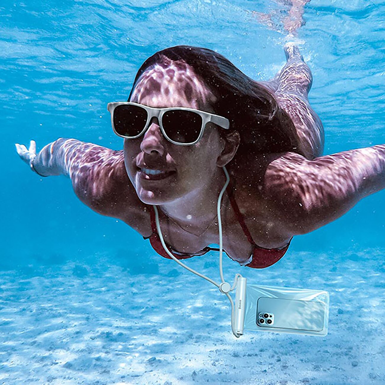 Baseus AquaGlide BS-PC030 kotelo vedenpitävä IPX8 sylinterimäinen lukko - valkoinen