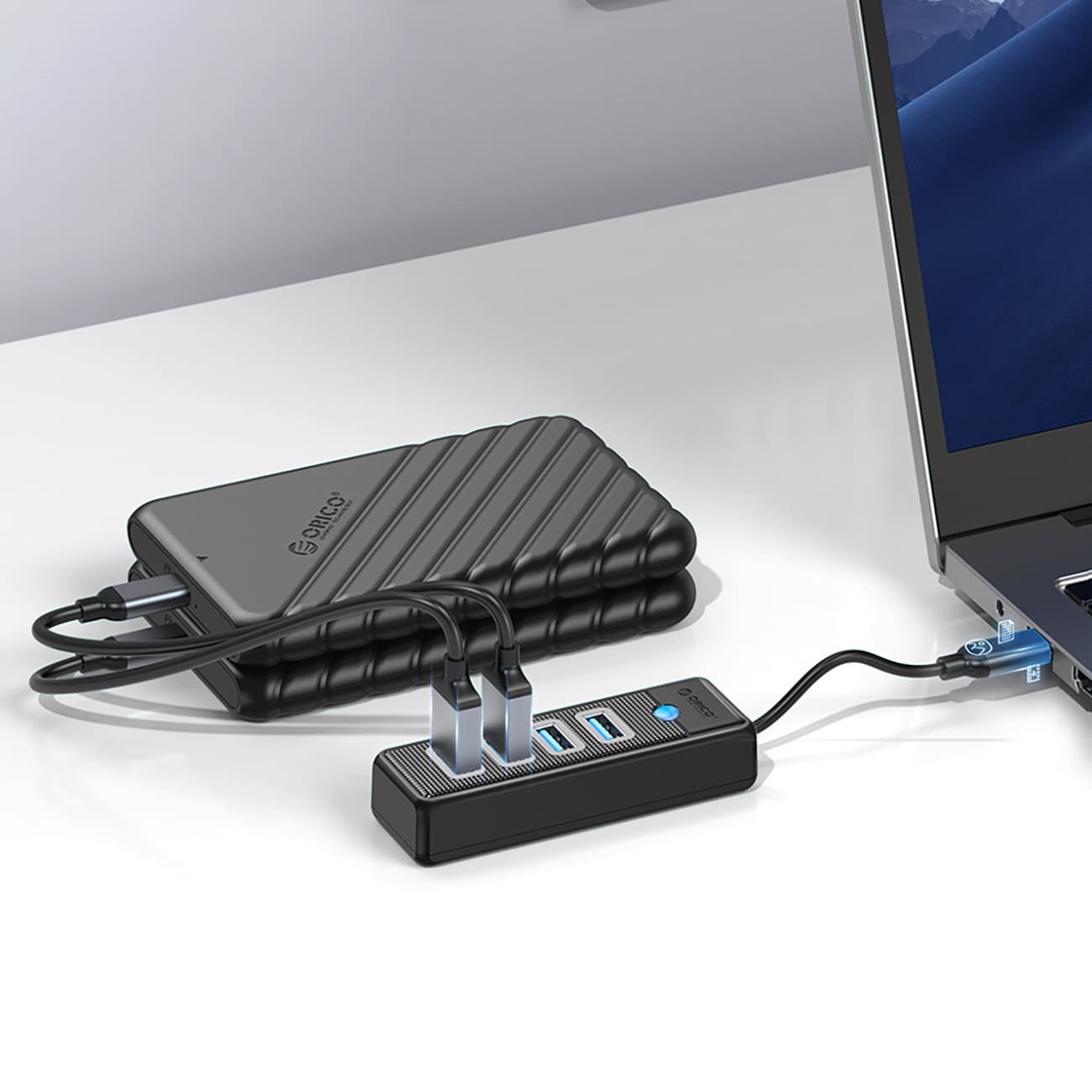 Orico PWC2U-C3 USB-C-keskitin / 2x USB-A 3.0 + 1x USB-C 3.0 - Musta