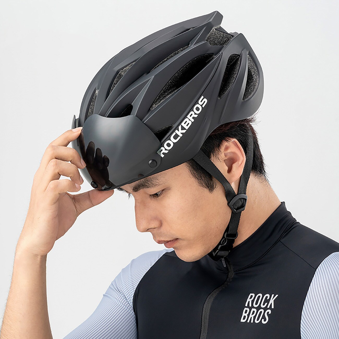 Rockbros pyöräilykypärä visiirillä, irrotettavat UV-suojalasit, Unisex - musta/ruskea