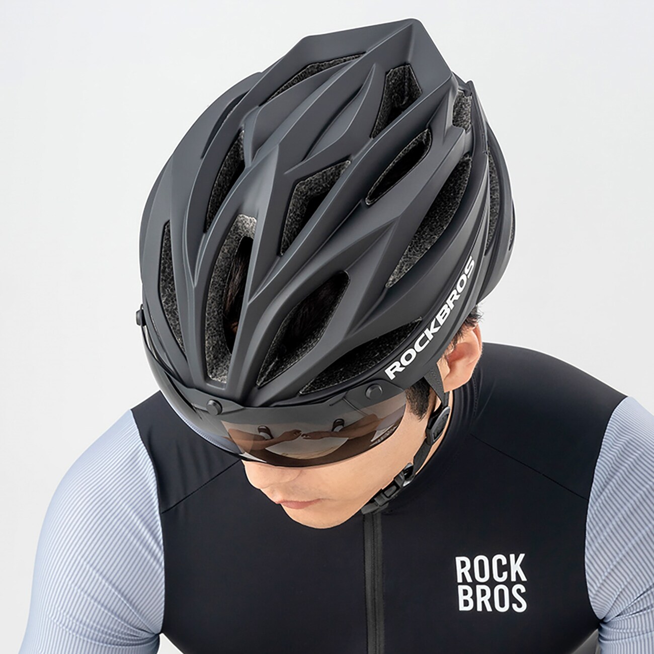 Rockbros pyöräilykypärä visiirillä, irrotettavat UV-suojalasit, Unisex - musta/ruskea