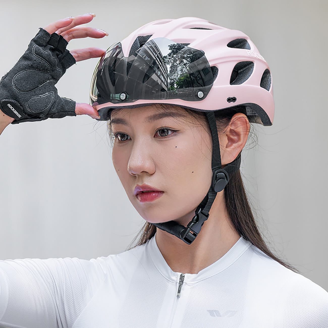 Rockbros pyöräilykypärä visiirillä, UV-suojalasit, irrotettava visiiri, Unisex - vaaleanpunainen