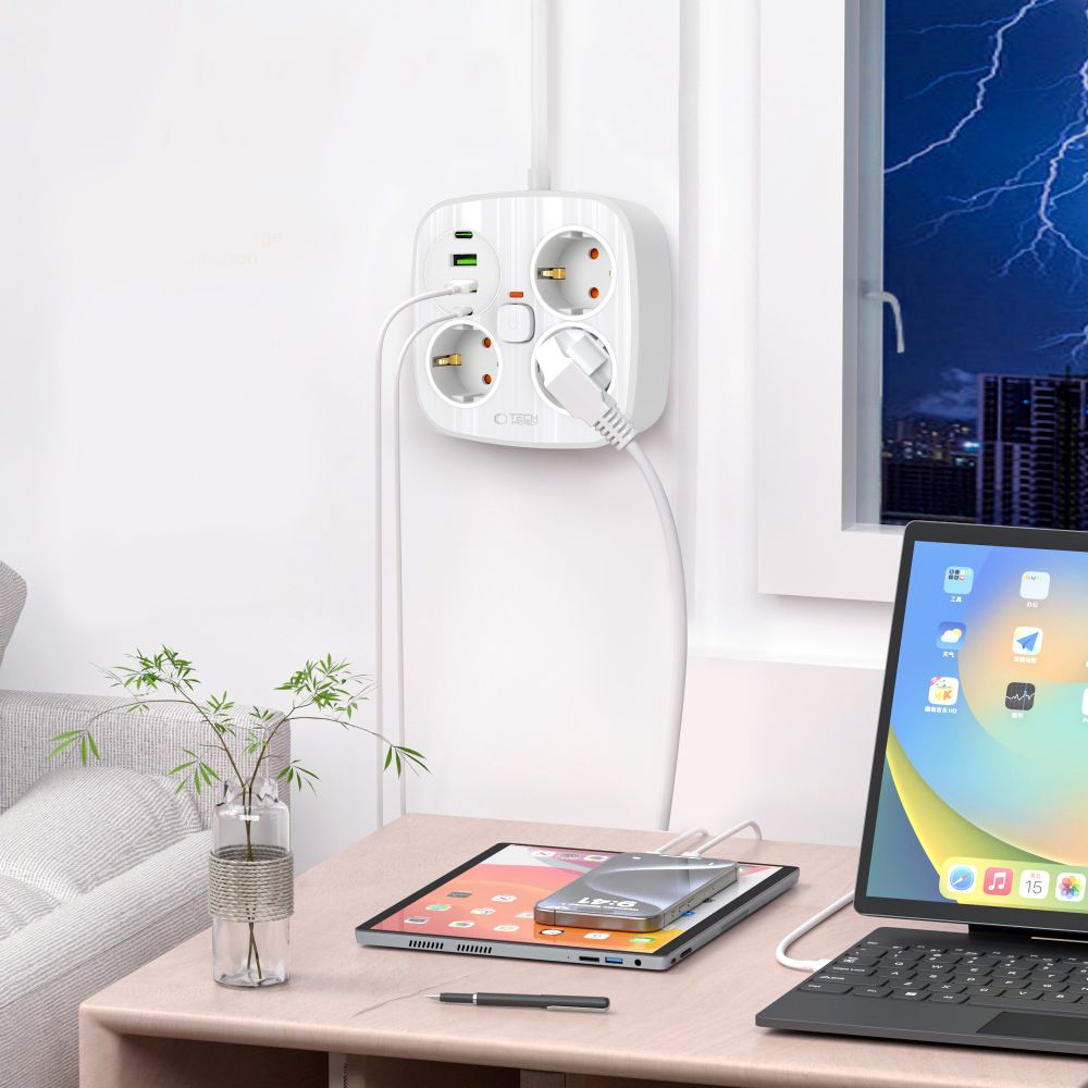 Tech-Protect PCS3X4 pistorasia, 3 pistorasiaa, 2xUSB-A, 2xUSB-C, 200 cm - valkoinen