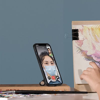 Ugreen Fusion Kickstand -kotelo iPhone 13 Pro: kova suojus geelikehyksellä ja jalustalla, musta