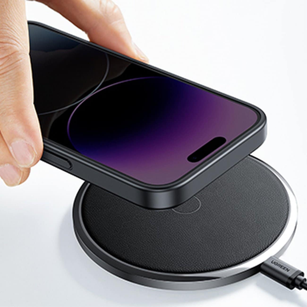 Ugreen LP635 Kickstand Kova Suojakotelo iPhone 14 Pro:lle Musta (90926) Geelikehys, jalusta