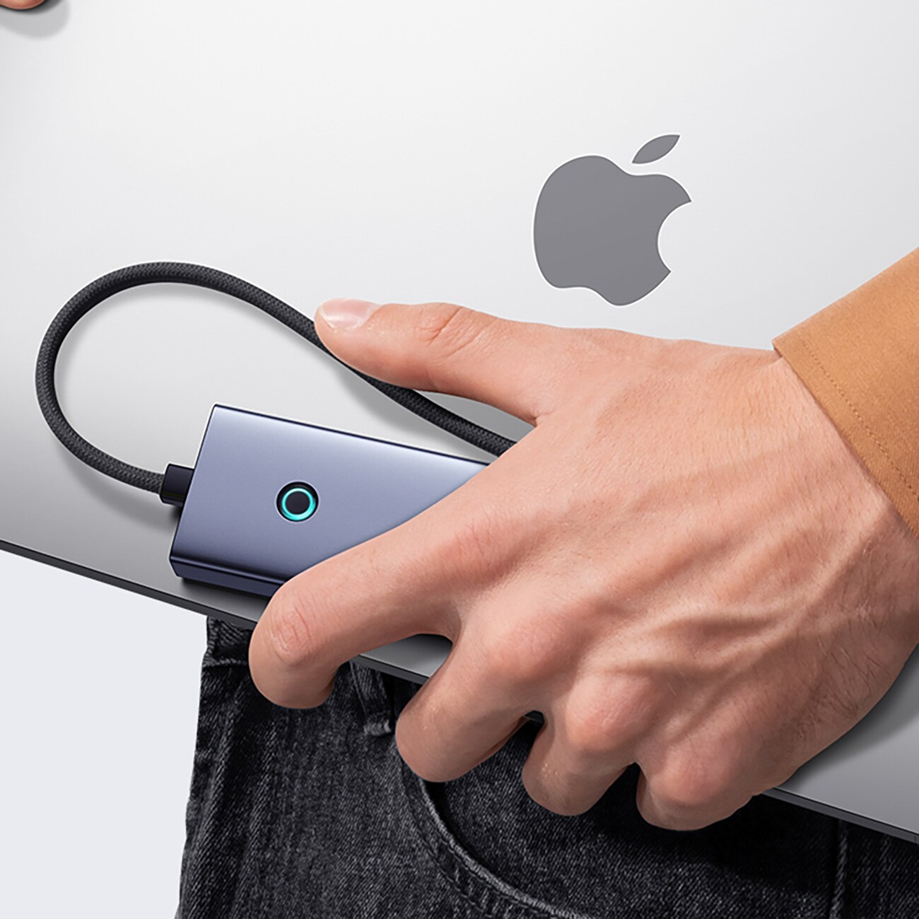 Baseus UltraJoy -sarjan 5-in-1-hubi: USB-C – 1 x HDMI 4K@30Hz + 4 x USB-A 3.0 – harmaa
