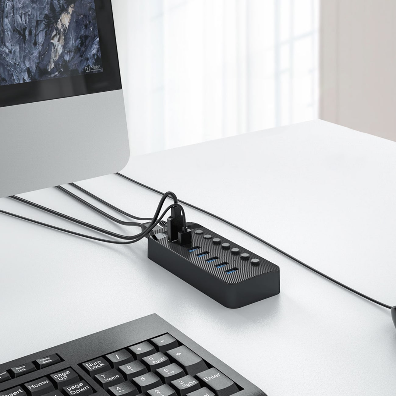 Orico CT2U3-10AB 10-porttinen USB-A 3.0 -jakaja kytkimillä – musta