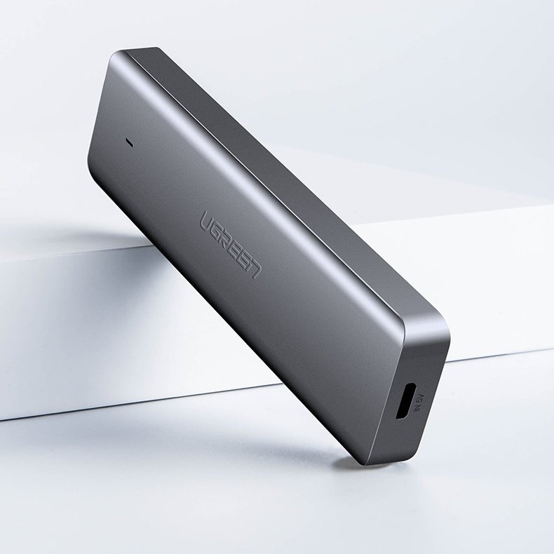 Ugreen USB Type-C -keskitin – 4 x USB 3.2 Gen 1 ja USB-C-latausportti, harmaa (CM219 70336)