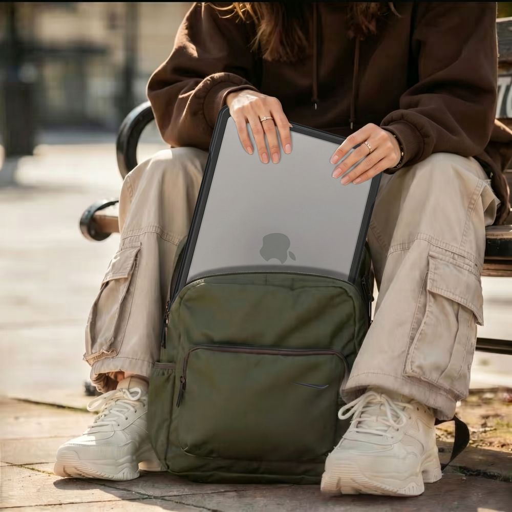 Tech-Protect Velar -suojakotelo MacBook Pro 16" 2021 / 2023 / 2025 / 2026 – Läpinäkyvä svart