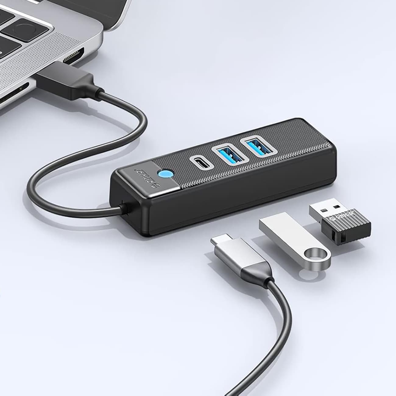 Orico PWC2U-U3 3-porttinen USB-jakaja, 2 x USB-A 3.0, 1 x USB-C 3.0, 0,15 m – musta