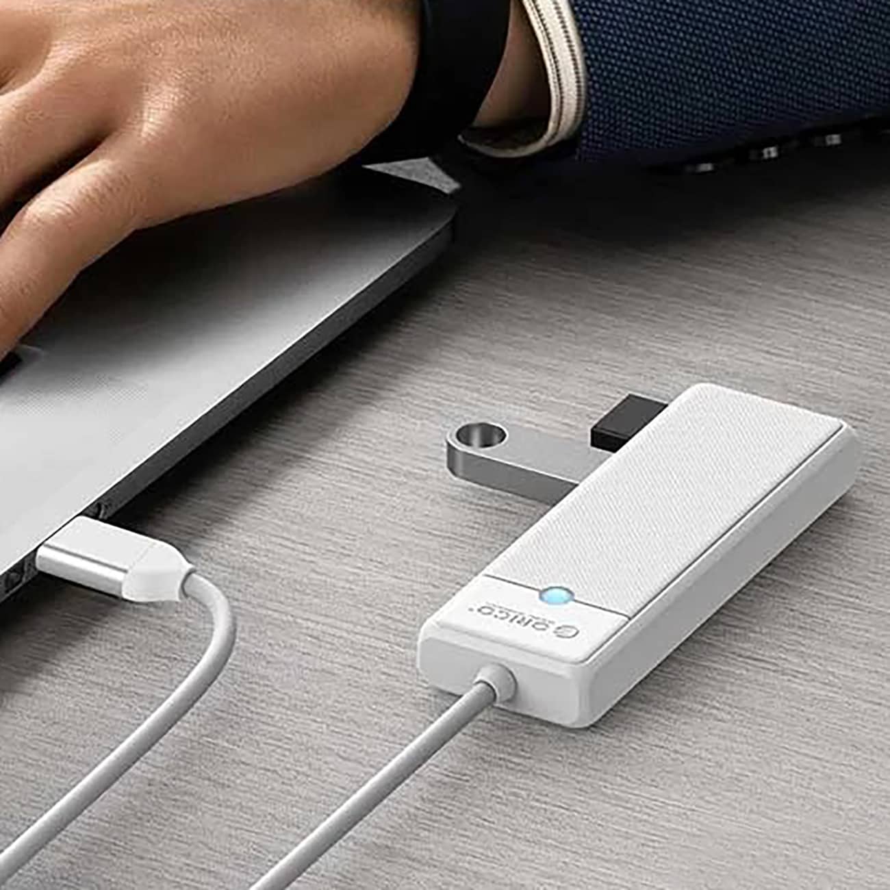 Orico PAPW4A-C3 USB-jakaja, 4 porttia, 4 x USB-A 3.0, 0,5 m – valkoinen
