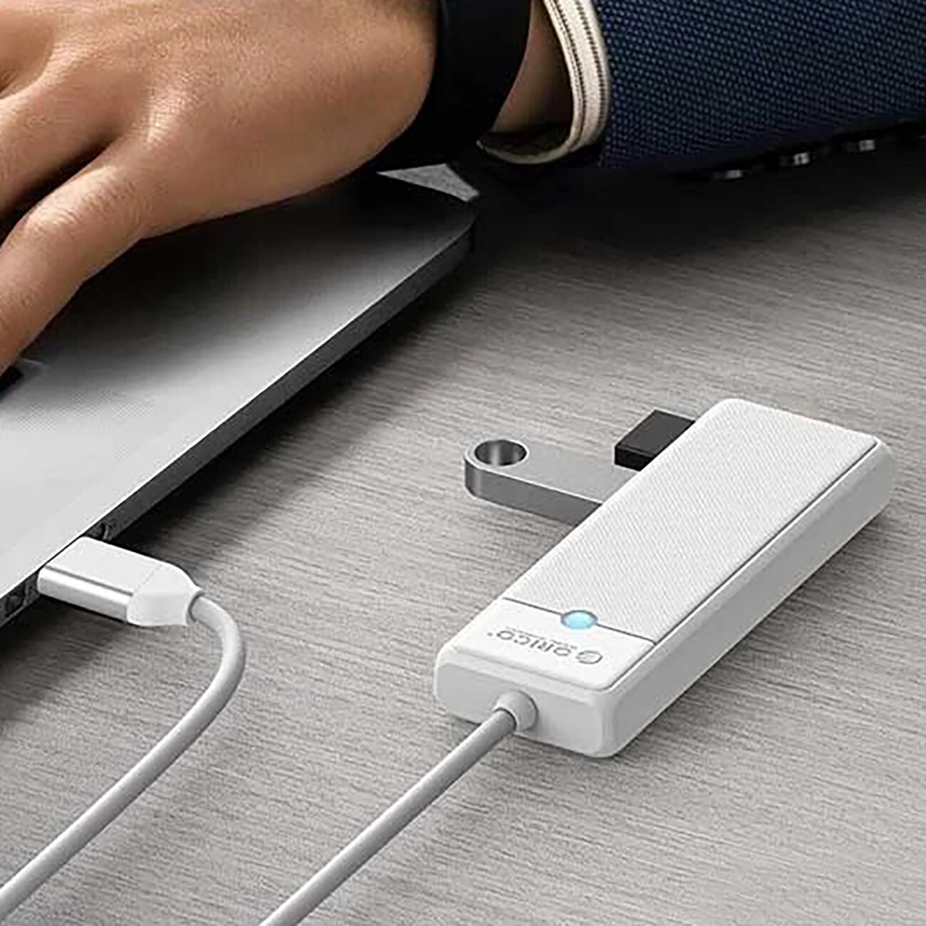 Orico PAPW4A-C3 USB-jakaja, 4 porttia, 4 x USB-A 3.0, 1,8 m – valkoinen