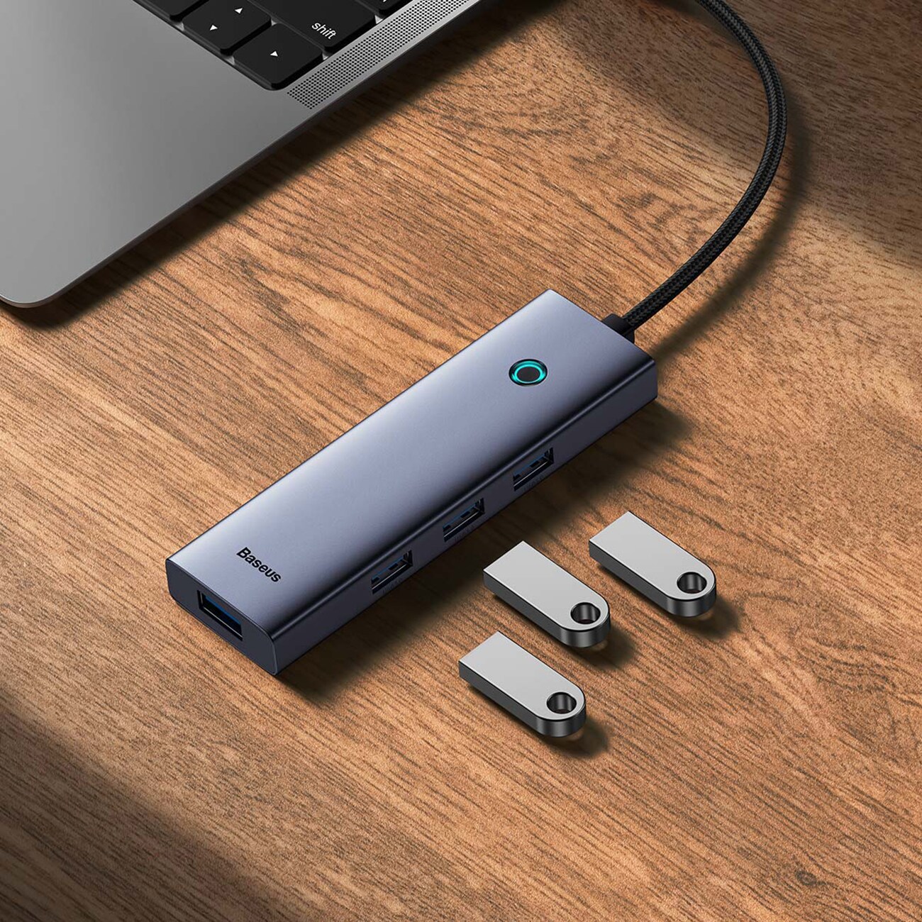 Baseus UltraJoy -sarjan 5-in-1 USB-C–HDMI 4K -USB-keskitin, 4 x USB-A 3.0 -liitäntä – harmaa