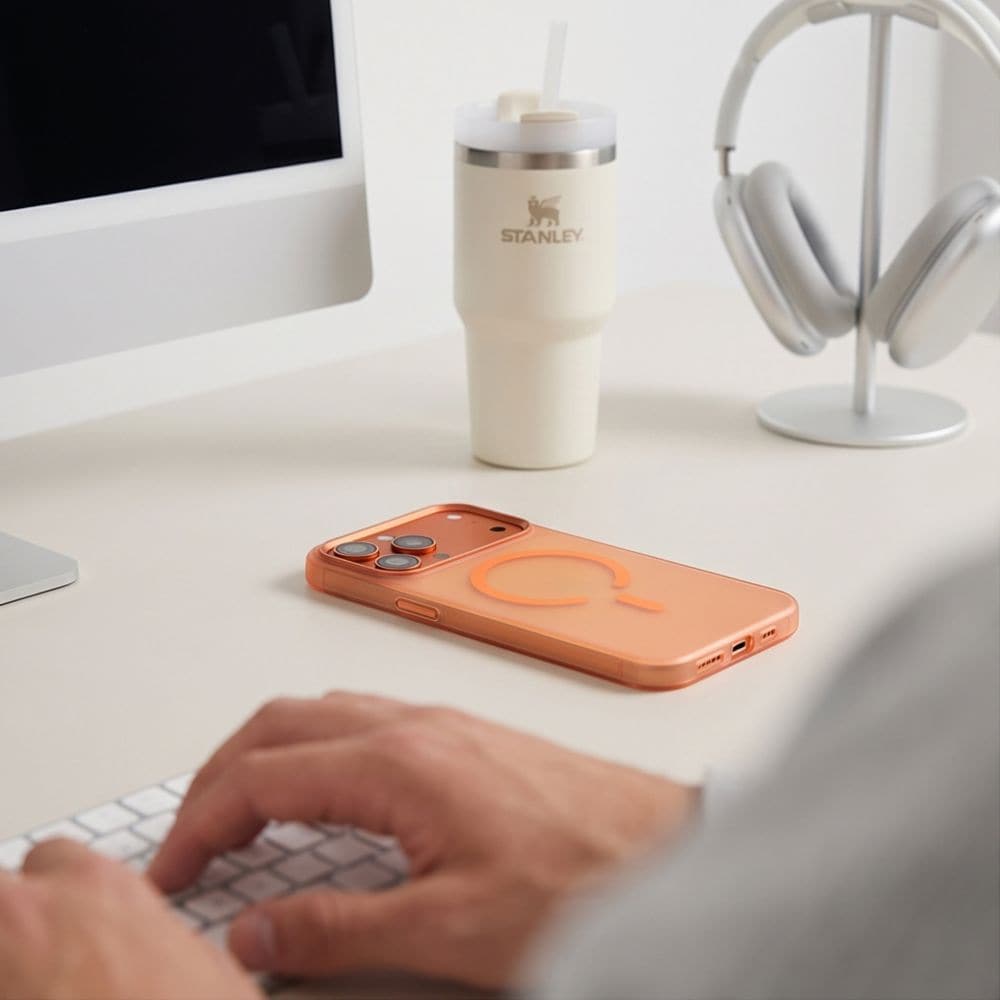 Tech-Protect MagZero MagSafe -suojakotelo iPhone 17/18 Pro Maxille – mattapintainen oranssi