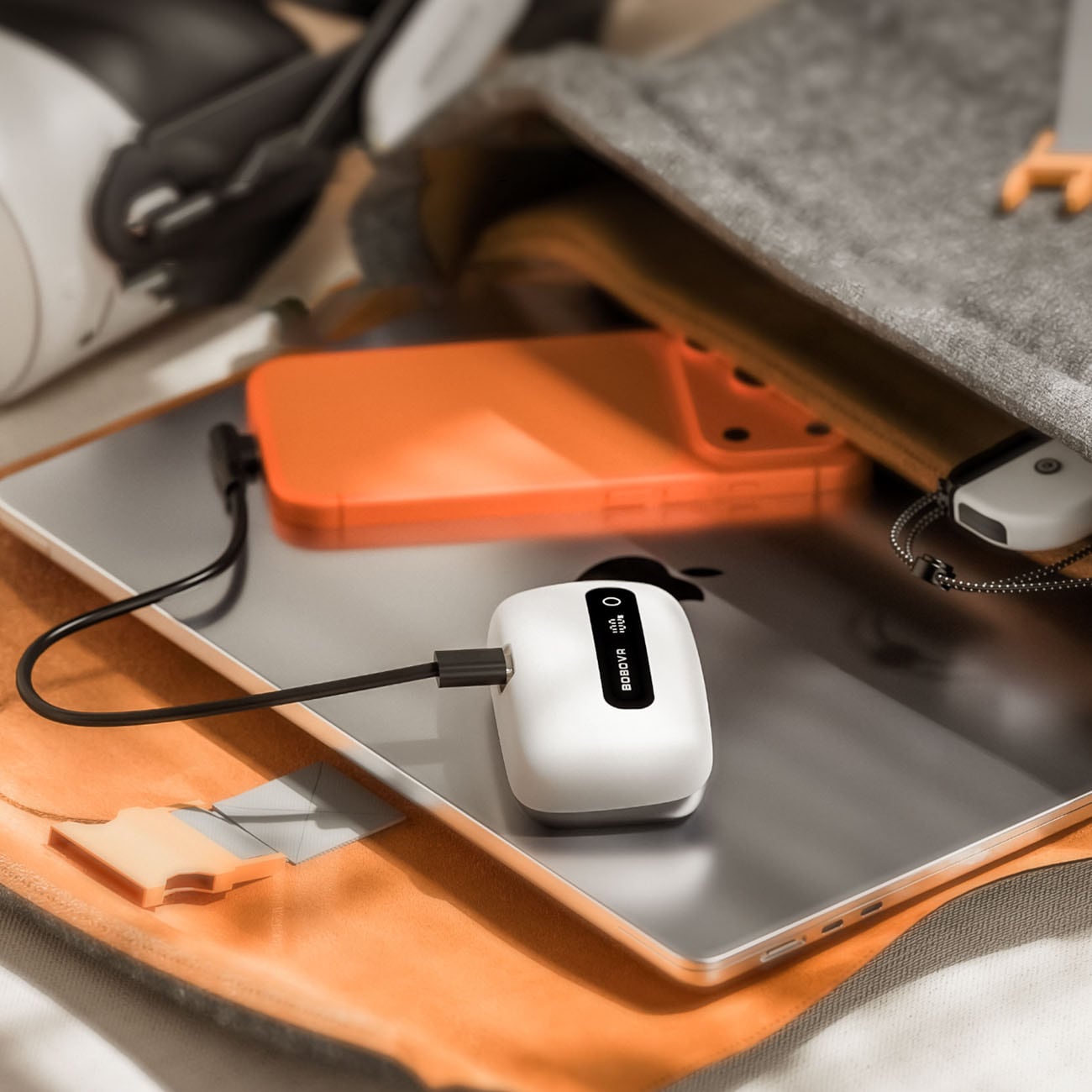 BoboVR BM60-1 6500 mAh -akku BoboVR M3 Pro+ ja BoboVR M3 -malleille, latausasemalla – valkoinen