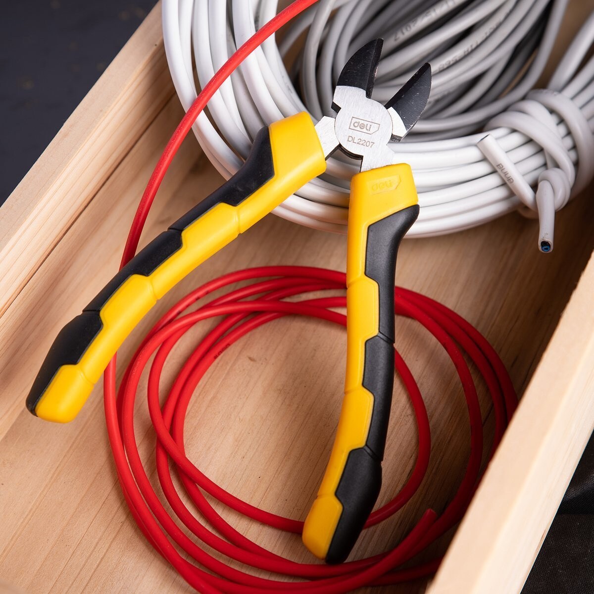 Viistopihdit 7" Deli Tools EDL2207 (keltainen)