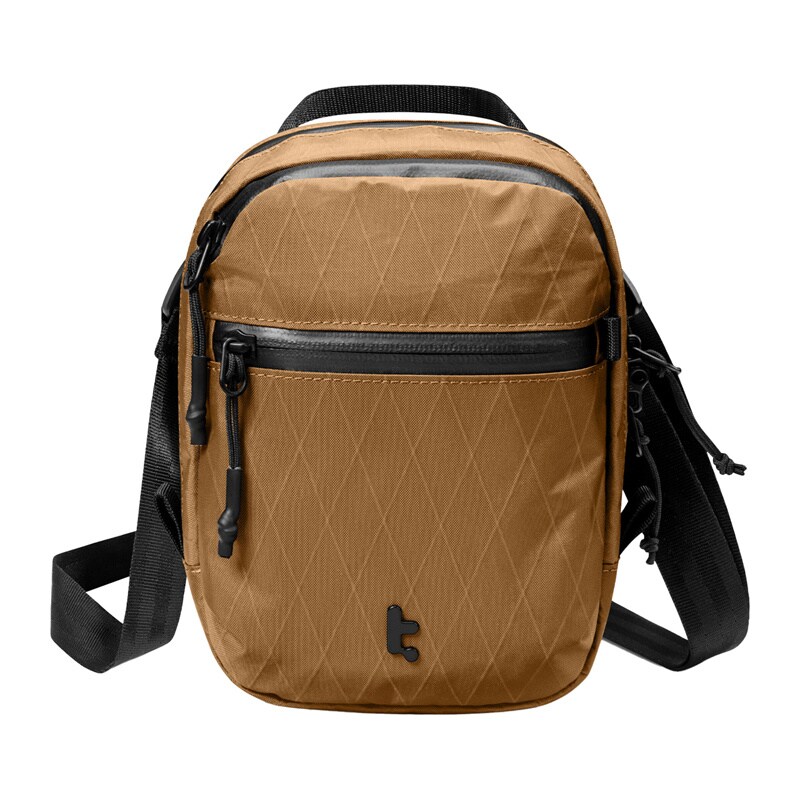 TOMTOC Aviator-T37 matkalaukku olkahihnalla X-Pac 1.3L (ruskea)